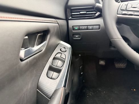 New 2025 Nissan Sentra SR image 13