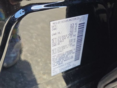 Used 2025 Nissan Pathfinder SL AWD/4WD image 4