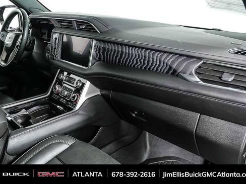 Used 2024 GMC Yukon XL Denali image 26