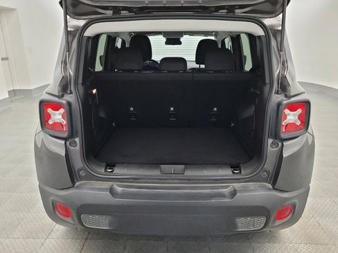 Used 2021 Jeep Renegade Latitude image 29