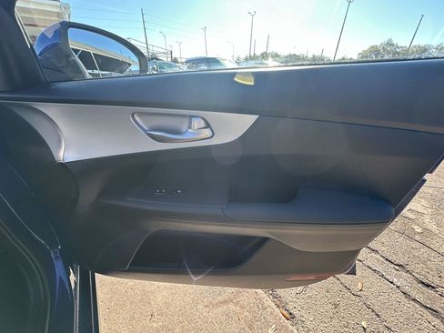 Used 2023 Kia Forte LXS w/ LXS Technology Package image 31