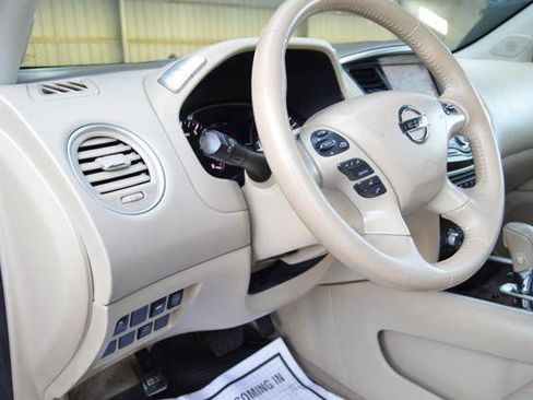 Used 2014 Nissan Pathfinder SL w/ SL Tech Package image 32