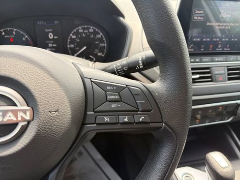 Used 2025 Nissan Altima 2.5 S FWD image 22