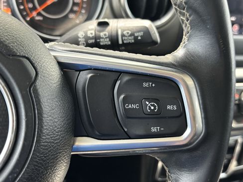 Used 2019 Jeep Wrangler Unlimited Sahara AWD/4WD image 20