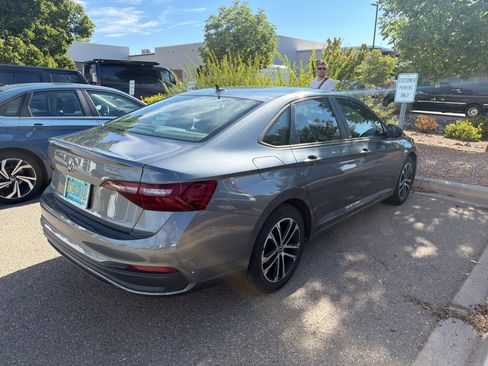 Used 2023 Volkswagen Jetta Sport FWD image 6