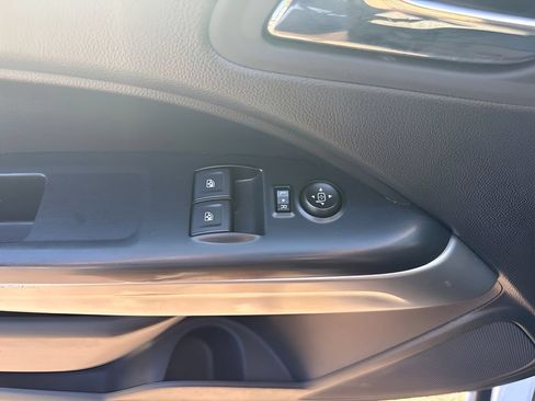 Used 2022 Chevrolet Colorado LT w/ Fleet Safety Package RWD image 21