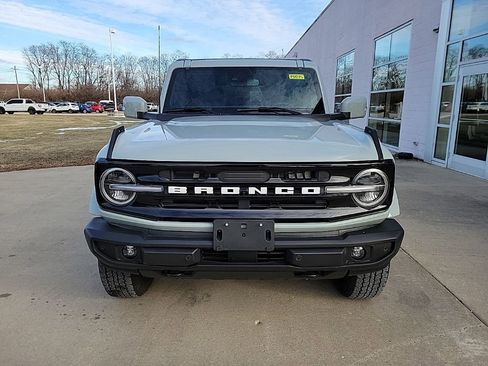 Used 2024 Ford Bronco Outer Banks image 3