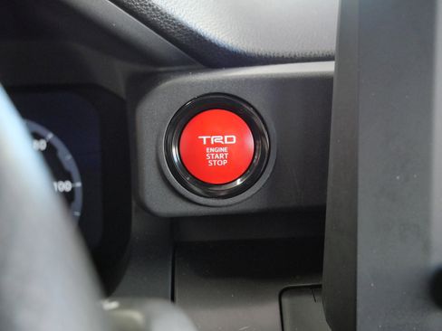 Used 2024 Toyota Tacoma TRD Off-Road image 29