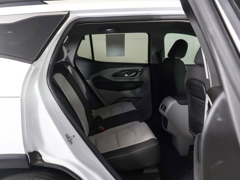 Used 2023 GMC Terrain SLE w/ Driver Convenience Package image 30