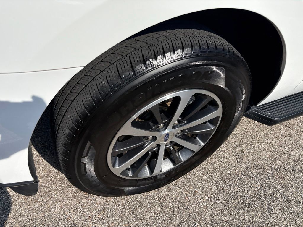 Used 2020 Ford Expedition XLT w/ Equipment Group 201A RWD image 9