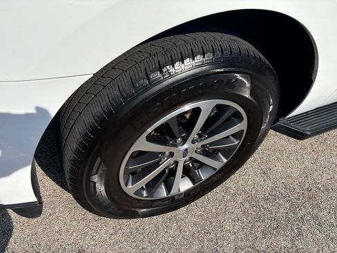 Used 2020 Ford Expedition XLT w/ Equipment Group 201A RWD image 9