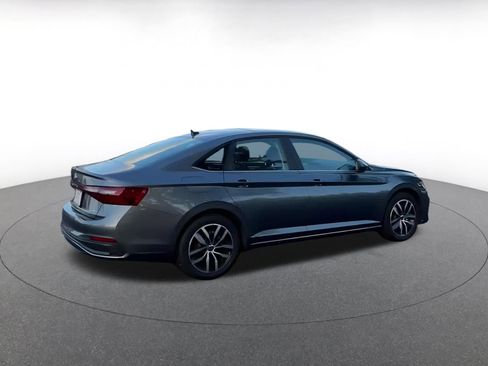 Used 2025 Volkswagen Jetta SE image 15