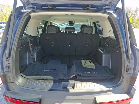 Used 2025 Hyundai Santa Fe SEL FWD image 28