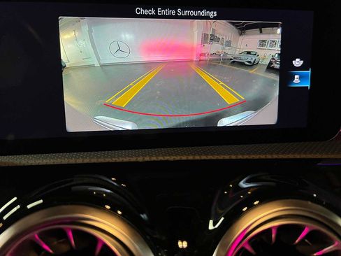 Used 2023 Mercedes-Benz CLA 250 4MATIC image 40