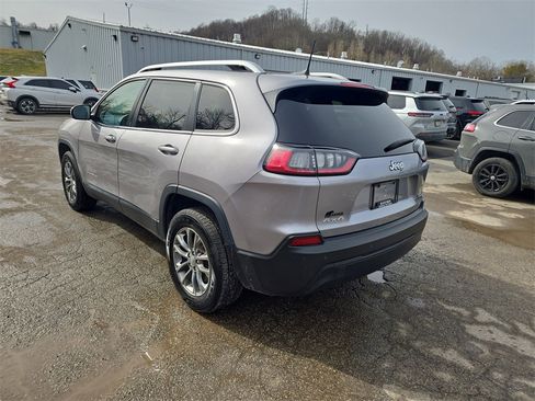 Used 2019 Jeep Cherokee Latitude Plus w/ Cold Weather Group image 5