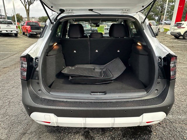 Certified 2025 Nissan Kicks SV w/ Interior Electronics Package AWD/4WD image 16