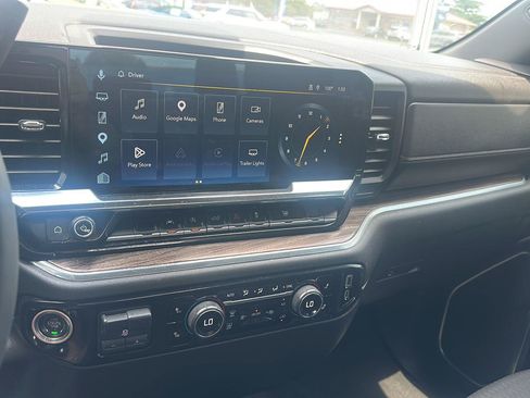 Used 2025 Chevrolet Silverado 1500 LT AWD/4WD image 18