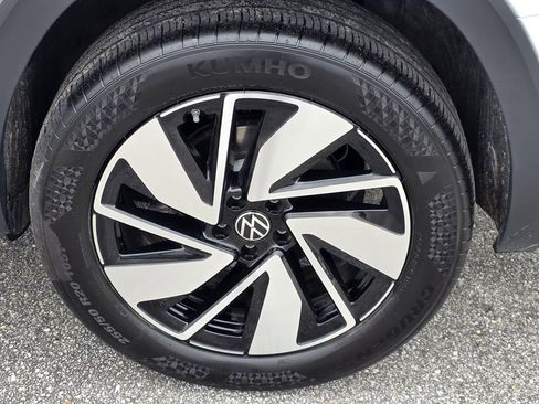 Used 2025 Volkswagen Atlas SE AWD/4WD image 41