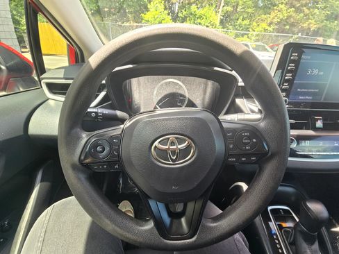 Used 2021 Toyota Corolla LE FWD image 12