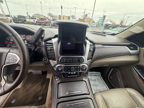 Used 2017 Chevrolet Suburban Premier image 27