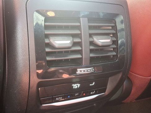 Used 2022 BMW X3 xDrive30i w/ Premium Package image 11