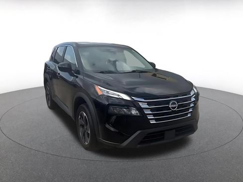 Used 2025 Nissan Rogue SV AWD/4WD image 3