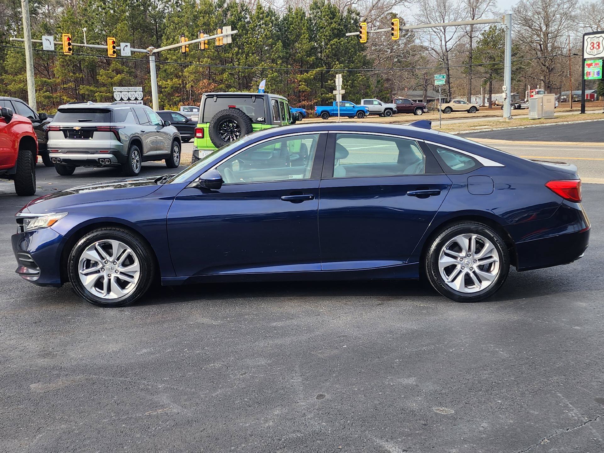Used 2018 Honda Accord LX image 2