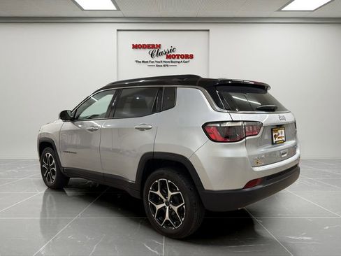 Used 2025 Jeep Compass Limited AWD/4WD image 5