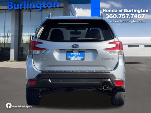 Used 2023 Subaru Forester Limited AWD/4WD image 5