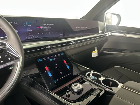 New 2025 Cadillac Escalade Sport w/ Touring Package image 32