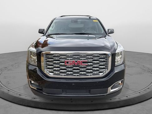 Used 2020 GMC Yukon XL Denali w/ Denali Premium Package image 13