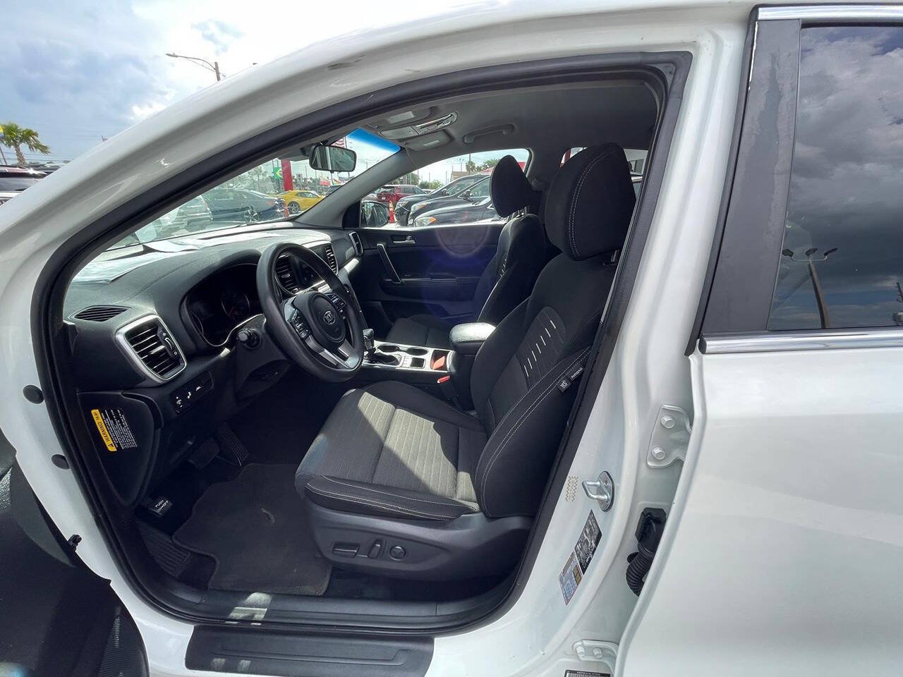 Used 2020 Kia Sportage LX w/ LX Popular Package AWD/4WD image 6