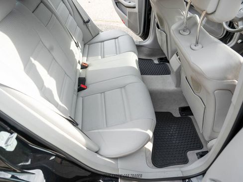 Used 2010 Mercedes-Benz E 63 AMG Sedan image 40