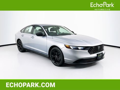 Used 2025 Honda Accord SE image 1