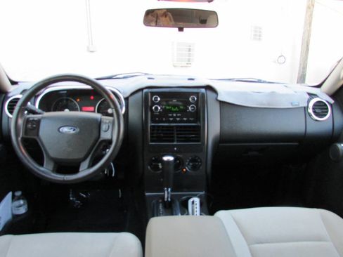 Used 2008 Ford Explorer XLT RWD image 30