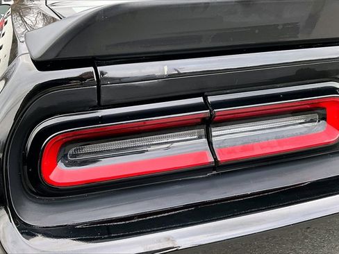 Used 2023 Dodge Challenger SXT image 22