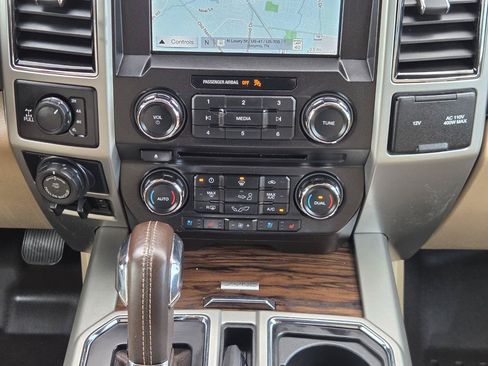 Used 2018 Ford F150 Lariat AWD/4WD image 24