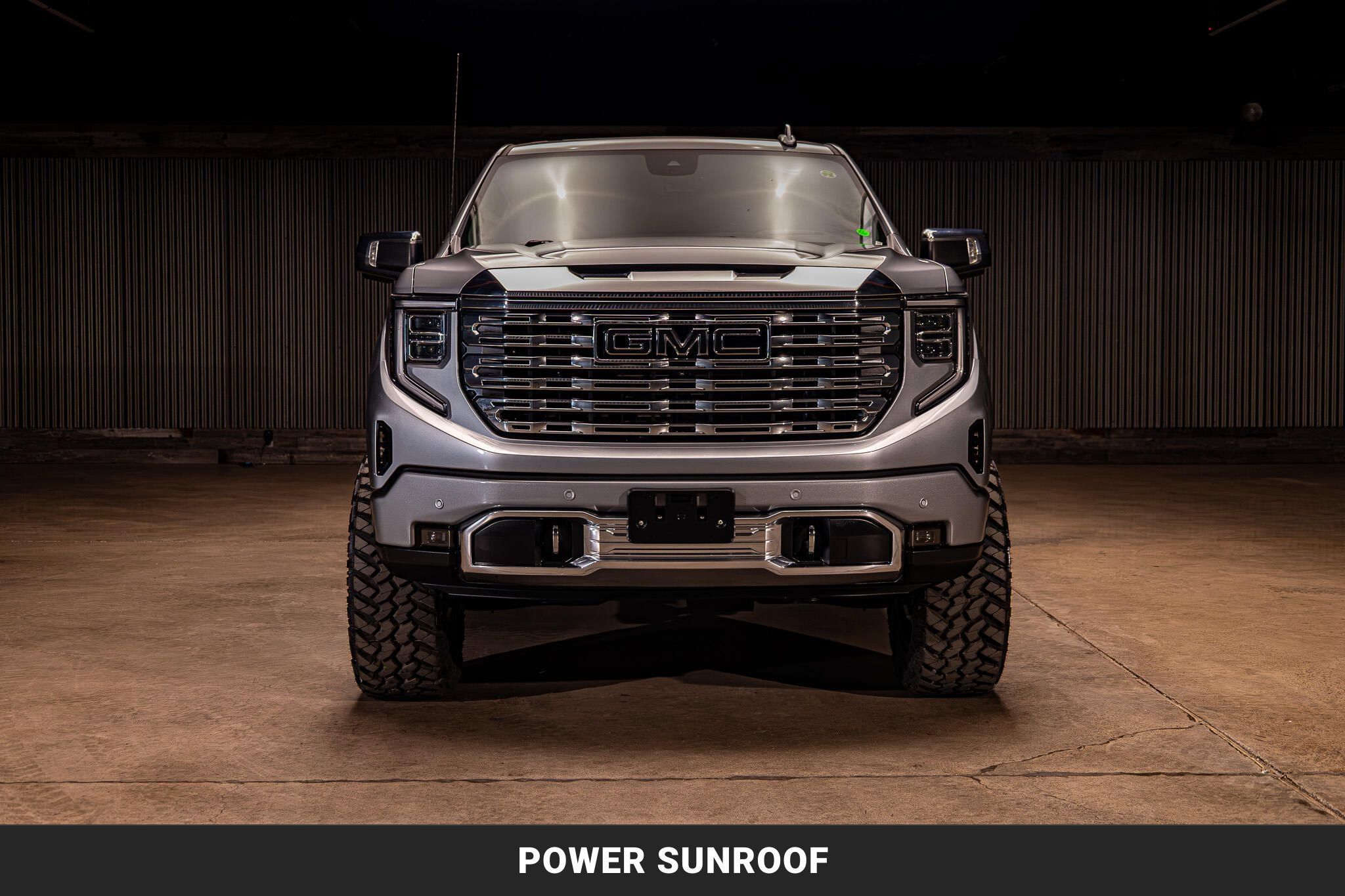 Used 2024 GMC Sierra 1500 Denali w/ Technology Package AWD/4WD image 4
