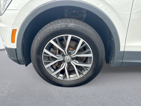 Used 2020 Volkswagen Tiguan SE FWD image 11