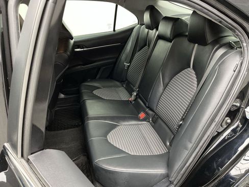 Used 2021 Toyota Camry SE w/ Convenience Package FWD image 10