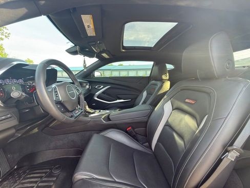 Used 2019 Chevrolet Camaro SS RWD image 13