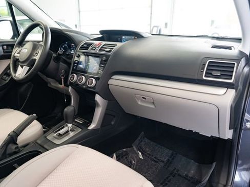 Used 2017 Subaru Forester 2.5i Premium AWD/4WD image 29
