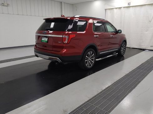 Used 2017 Ford Explorer Platinum image 9