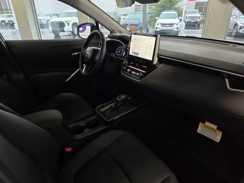 Certified 2026 Toyota Corolla Cross XLE image 45