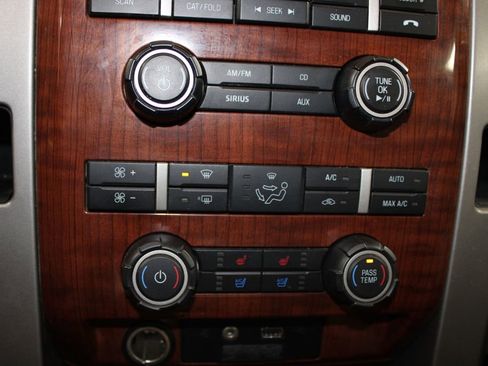 Used 2010 Ford F150 Lariat image 44