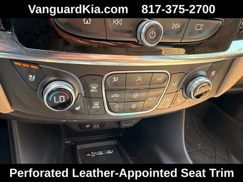 Used 2023 Chevrolet Traverse Premier image 23