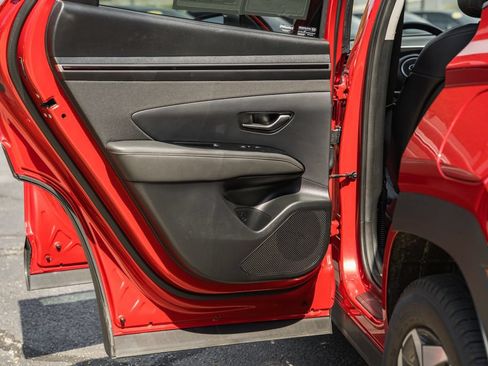 Used 2022 Hyundai Tucson Limited AWD/4WD image 35