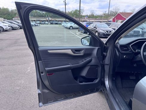Used 2022 Ford Escape SE w/ SE Sport Appearance Package AWD/4WD image 10