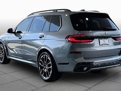 Used 2025 BMW X7 xDrive40i w/ M Sport Package AWD/4WD image 11