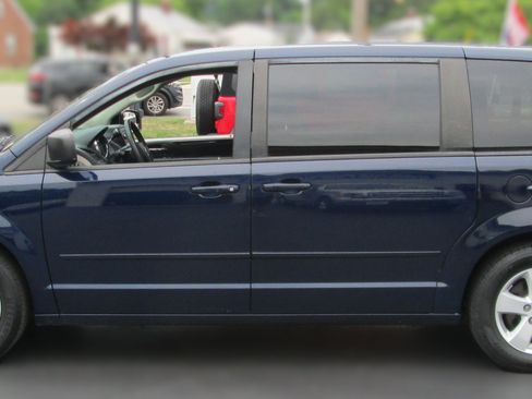 Used 2013 Dodge Grand Caravan SE FWD image 4